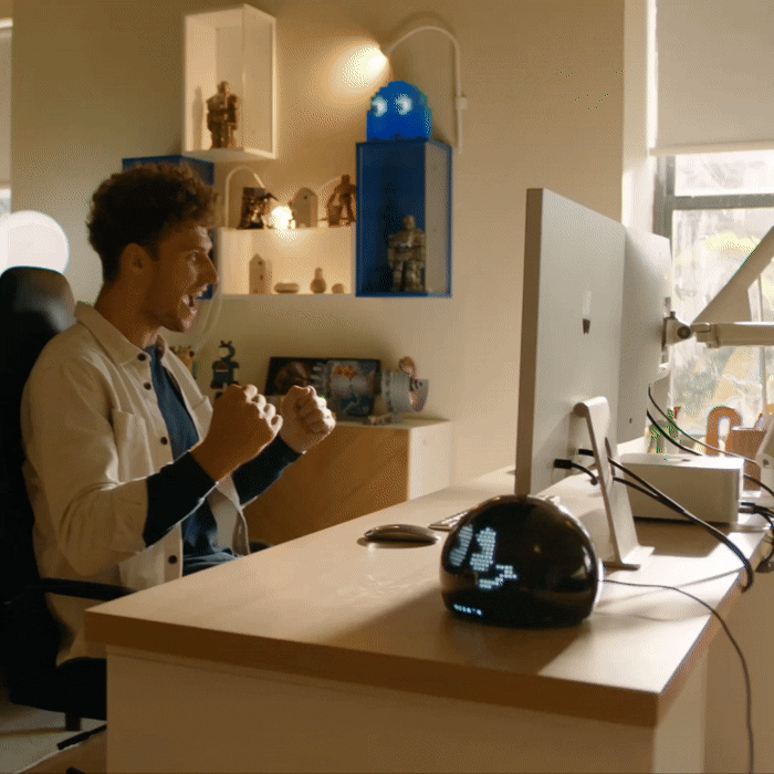 OBBOTO Sphere  Desktop Buddy